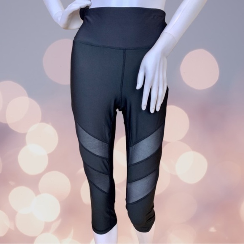 C&C California Capri Length Leggings Black with Mesh Trim Size Large